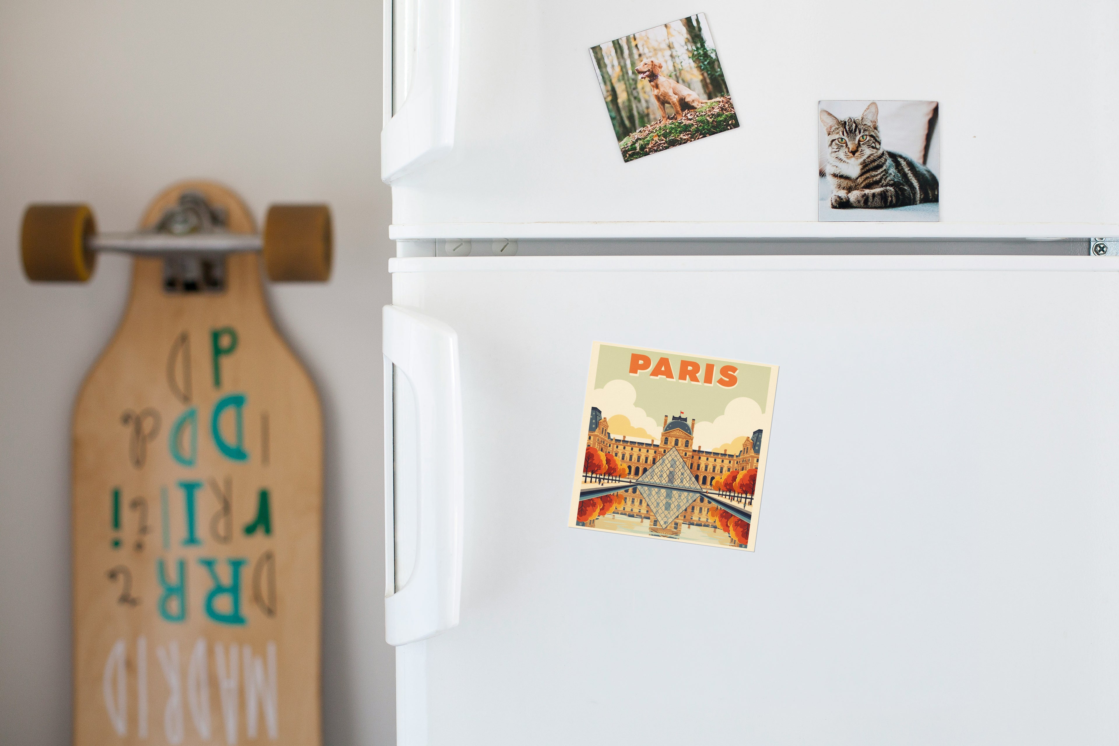 Paris Retro Poster: La Louvre - Fridge Magnet